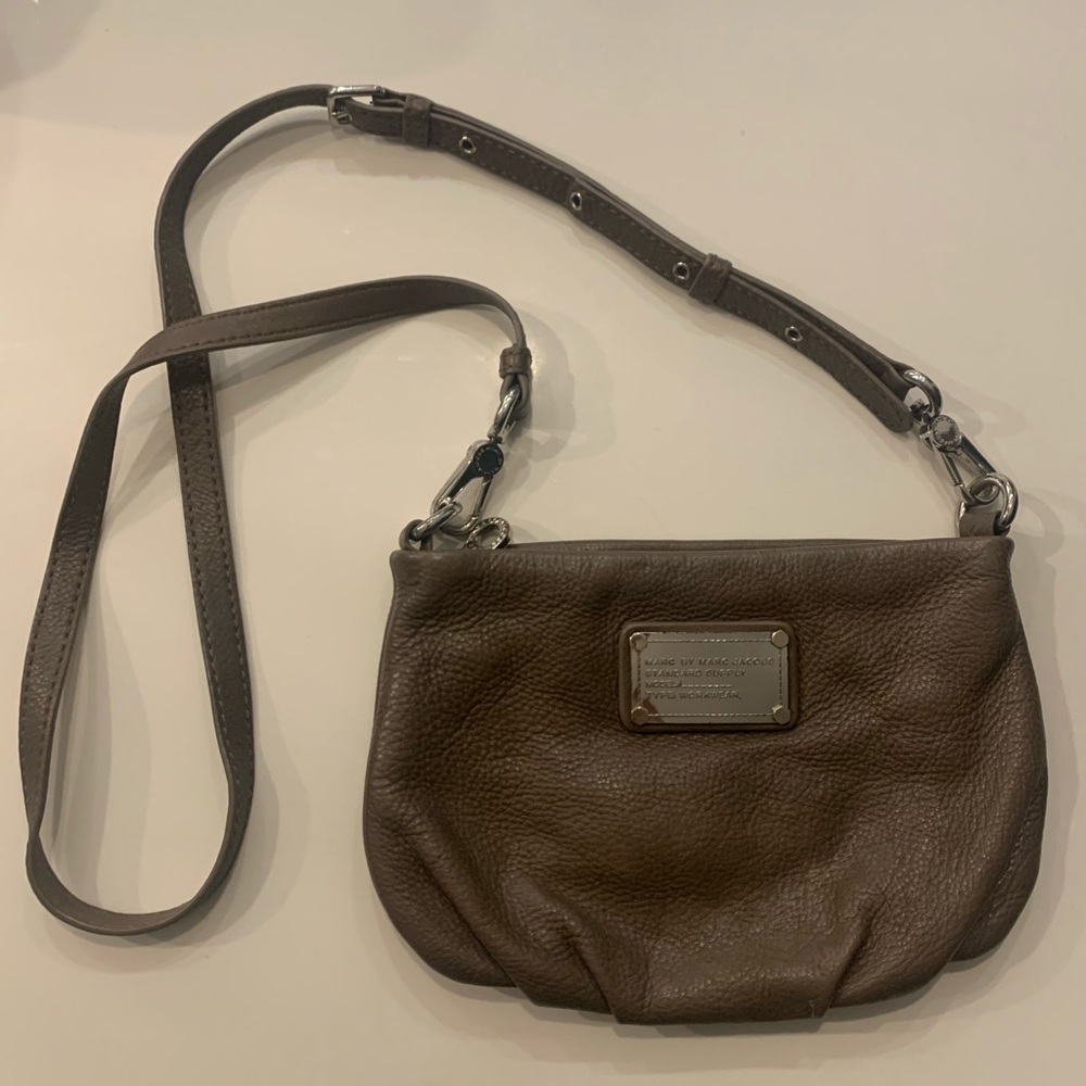 MARC by MARC JACOBS gray pouch crossbody